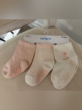 🦢 12~24 Mth 3-Pack Adorable Pink & Ivory Baby Socks by Carter’s NWT